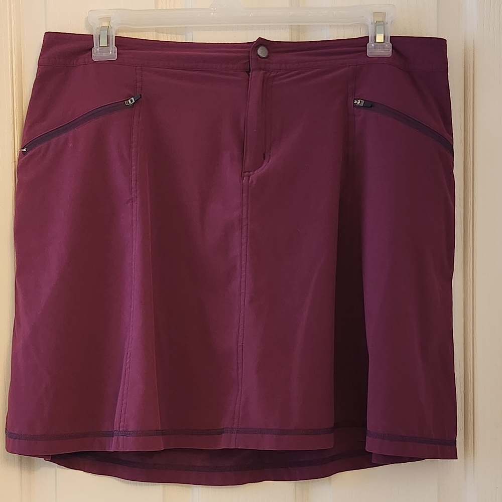 Title Nine Size 14 Fuschia Skort